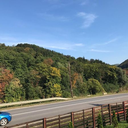 La Butuci Hotel Tîrgu Ocna Buitenkant foto